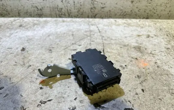Toyota Yaris Gateway control module 8910052030 TA7555 50129887