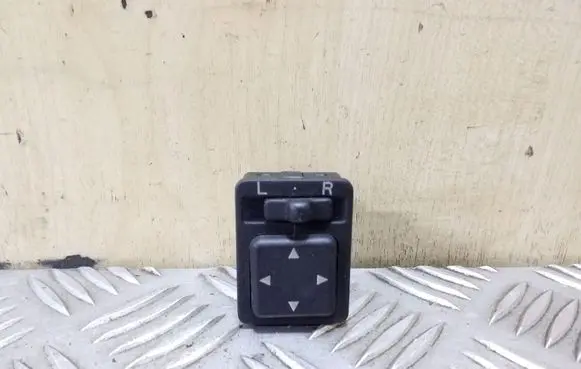 Toyota Avensis T220 Wing mirror switch 84870050209