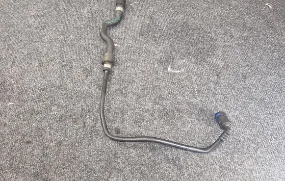 BMW 6 F12 F13 Engine coolant pipe/hose 7575435