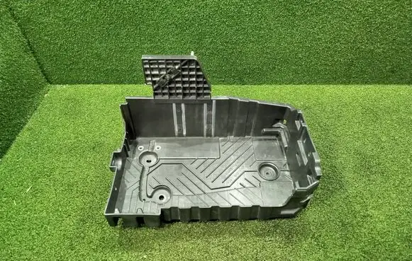 Peugeot 2008 II Battery box tray 9823533180