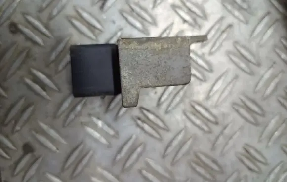 Coolant fan relay