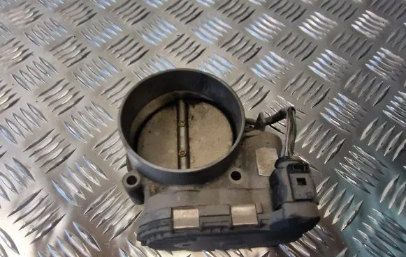 Audi A8 S8 D3 4E Throttle valve 077133062A