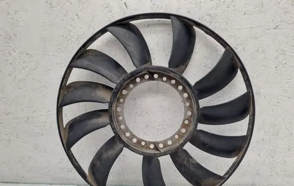 Volkswagen PASSAT B5 Fan impeller 058121301B