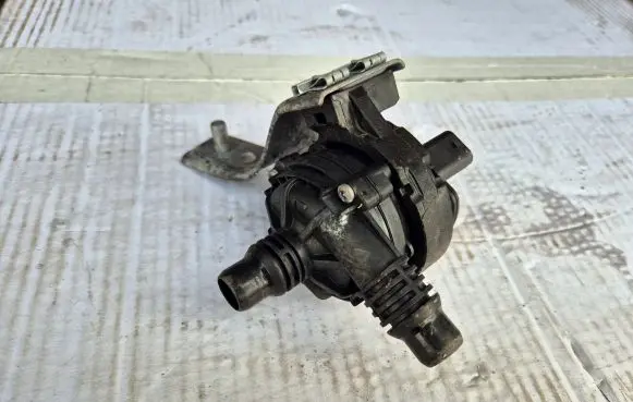 BMW X1 F48 F49 Electric auxiliary coolant/water pump 0392023418 8643397