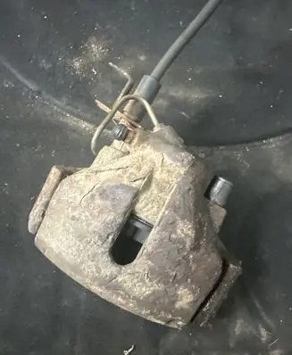 Volkswagen PASSAT B5 Front brake caliper