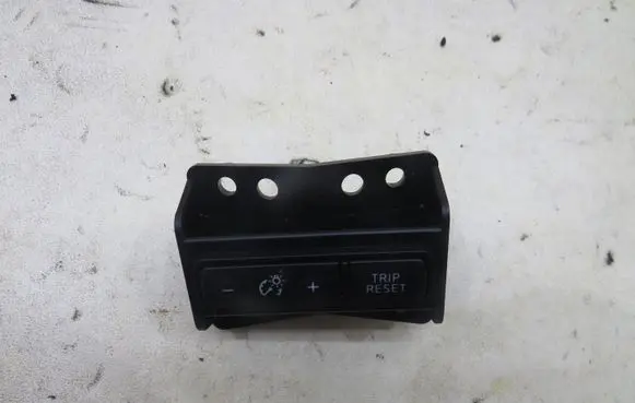 Nissan X-Trail T32 Cruise control stalk 60405E