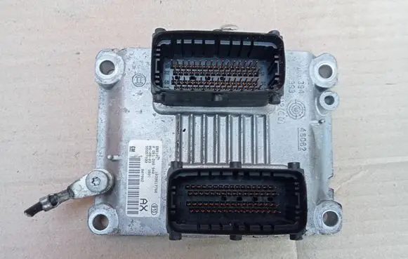 Opel Corsa D Engine control unit/module 55557933AX 0261208940