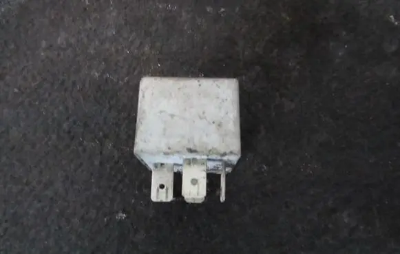 Volkswagen Golf IV Other relay 141951253B 20240072