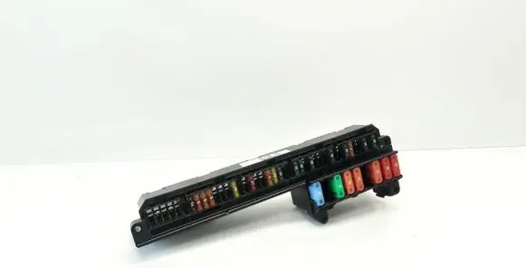 BMW 5 E60 E61 Fuse module 6957330 61146957330