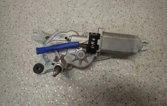 Hyundai i20 (PB PBT) Wiper motor