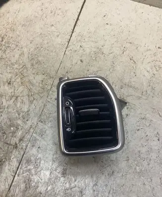 KIA Sportage Dashboard side air vent grill/cover trim 97480F1AA0 97490F1BA0