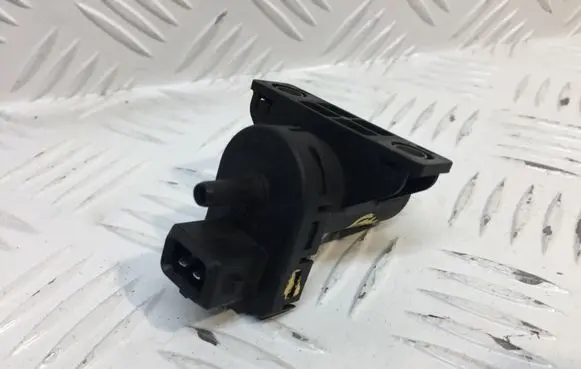 Renault Trafic II (X83) Turbo solenoid valve 7700113709