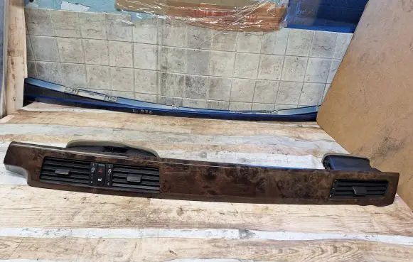 BMW 5 E60 E61 Dash center air vent grill EEC84T 6951044