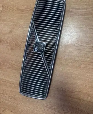 Volvo 850 Front bumper upper radiator grill