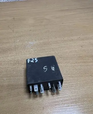 Audi A4 S4 B5 8D Other relay 4A0919471
