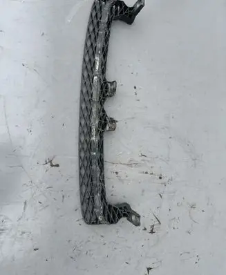 Front bumper mounting bracket