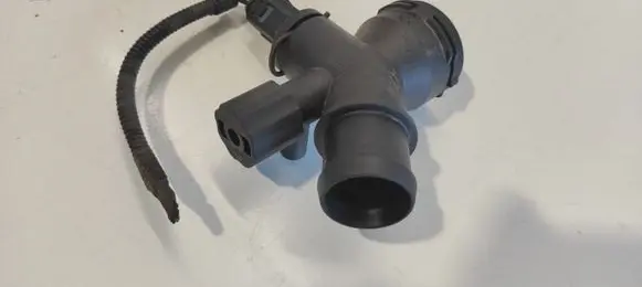Volkswagen Touran I Engine coolant pipe/hose 1K0122291K