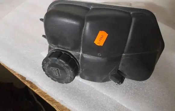 Mercedes-Benz E W211 Coolant expansion tank/reservoir a2115000049 2115000049