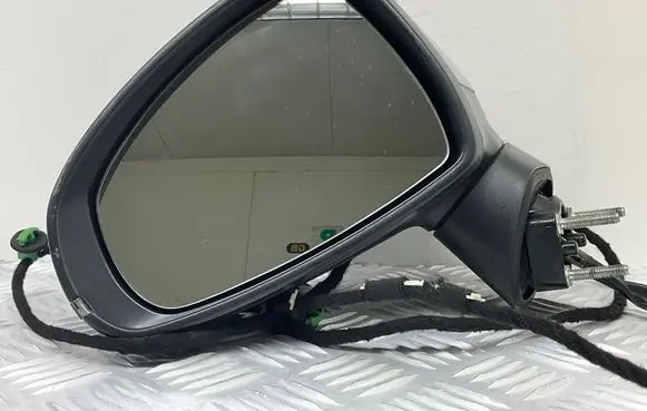 Audi A1 Front door electric wing mirror 