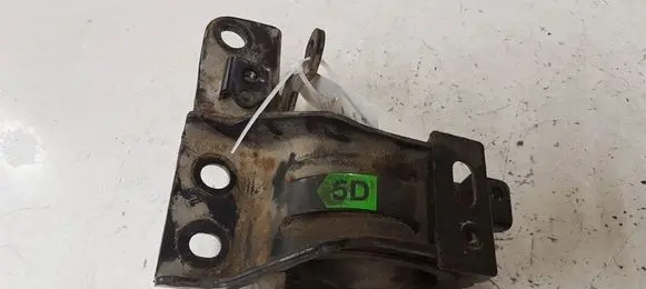 Toyota Avensis T250 Engine mount bracket 123720R010