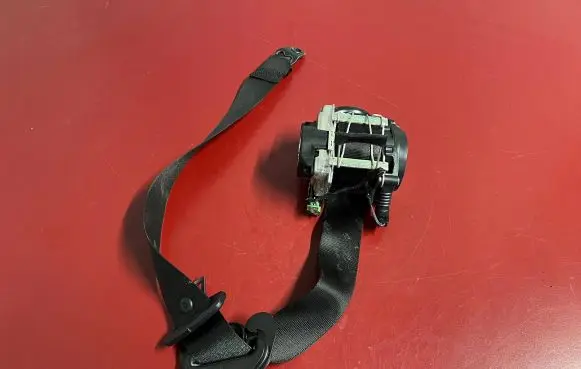 Mini One - Cooper F56 F55 Front seatbelt S2735836407 7358364