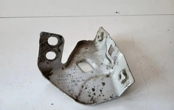 Seat Alhambra (Mk2) Fender mounting bracket 7N0821135A