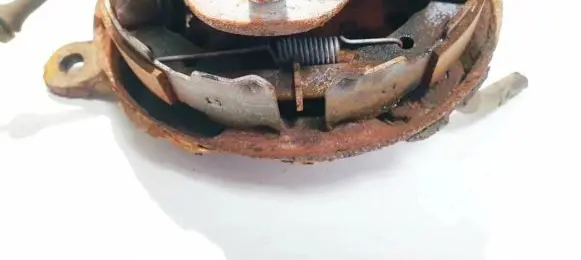 Nissan Qashqai Handbrake/parking brake pads 