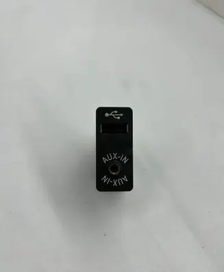 BMW 5 F10 F11 AUX in-socket connector 9237653