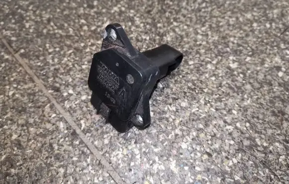 Toyota RAV 4 (XA30) Mass air flow meter 2220430010 1974002110