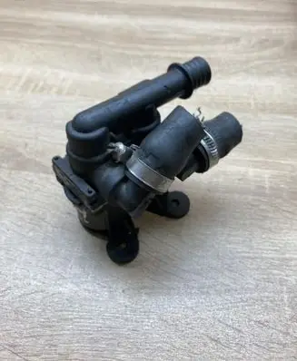 BMW 5 E34 Coolant heater control valve 1147412042
