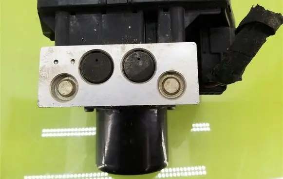 Mercedes-Benz C W203 ABS Pump A2035451632