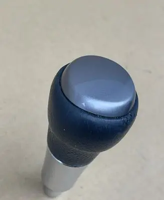 Toyota RAV 4 (XA40) Gear lever shifter trim leather/knob