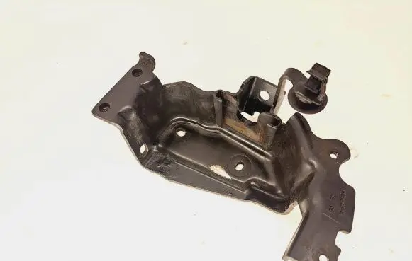 Volvo V50 Engine mounting bracket 536643A
