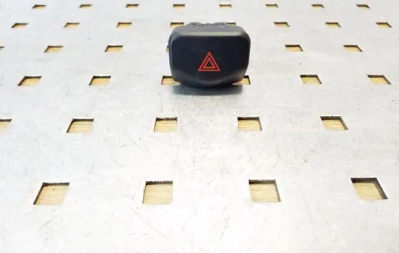 Nissan Note (E11) Hazard light switch