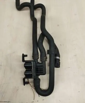 BMW 5 E60 E61 Coolant heater control valve 6931708 1147412181 061019