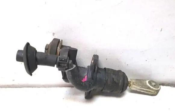 Volkswagen PASSAT B5.5 Clutch slave cylinder 8E2721401D