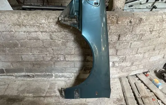 Audi 100 S4 C4 Fender