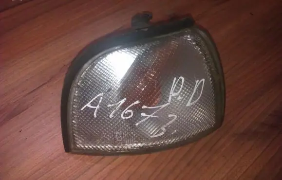 Nissan Sunny Front indicator light