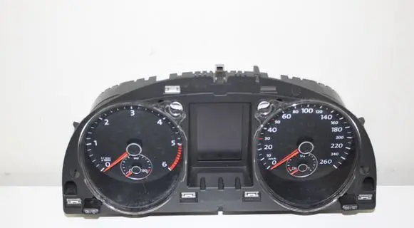 Volkswagen PASSAT B7 Speedometer (instrument cluster) 3AA920871A