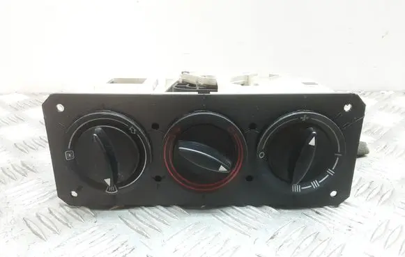 Audi A4 S4 B5 8D Climate control unit