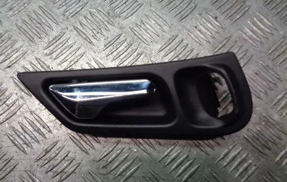 Mercedes-Benz Vito Viano W638 Rear door interior handle trim 