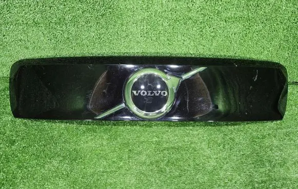Volvo XC40 Front bumper upper radiator grill