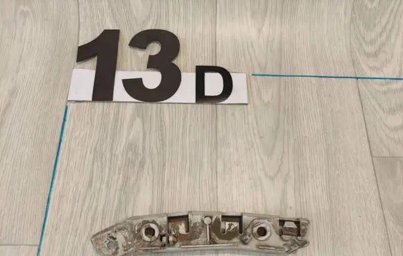 Ford Focus Front bumper mounting bracket BM5117D959
