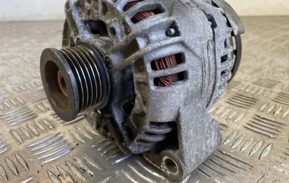 Mercedes-Benz Vito Viano W639 Generator/alternator A0131548002 0986047533