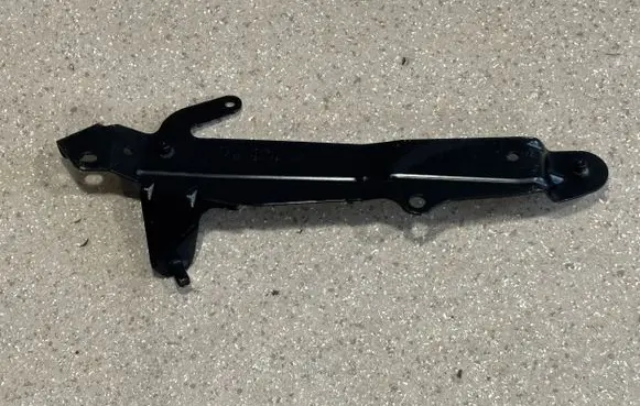 BMW 5 G30 G31 Other engine bay part 6834024