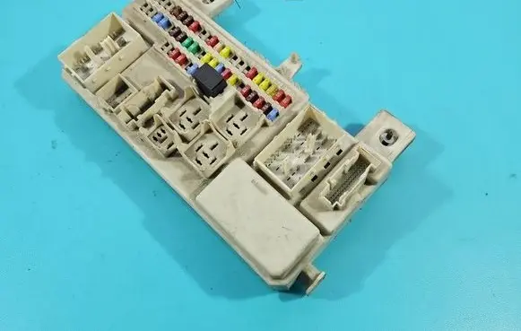 Mazda 3 I Central body control module BP4K66730C IMPRK1533450