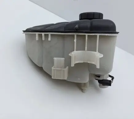 Mercedes-Benz C W203 Coolant expansion tank/reservoir 2035000049