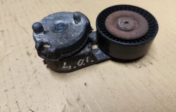 Jeep Grand Cherokee (WJ) Generator/alternator belt tensioner