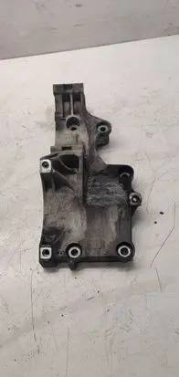 Volkswagen PASSAT B6 Generator/alternator bracket 03G903143A