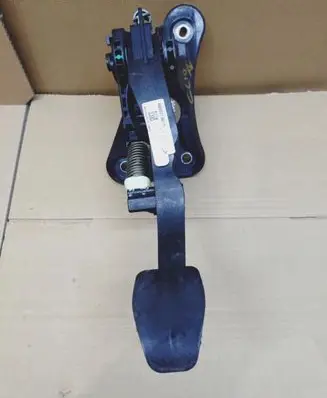 Renault Clio V Clutch pedal 465033991R